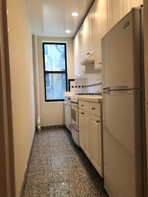 Foto principal - 405 E 72nd St