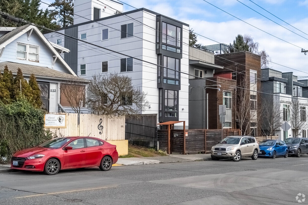 1126 N 90th St Seattle, WA 98103 - Gallaway Apartments