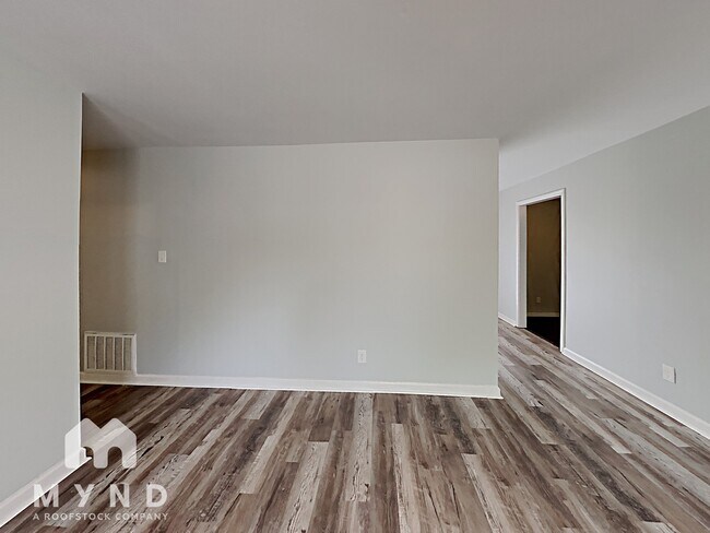 Foto del edificio - 4167 Sweetbriar Ln