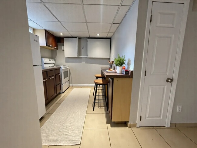 Photo du bâtiment - All- Inclusive Studio Steps From Locke St!