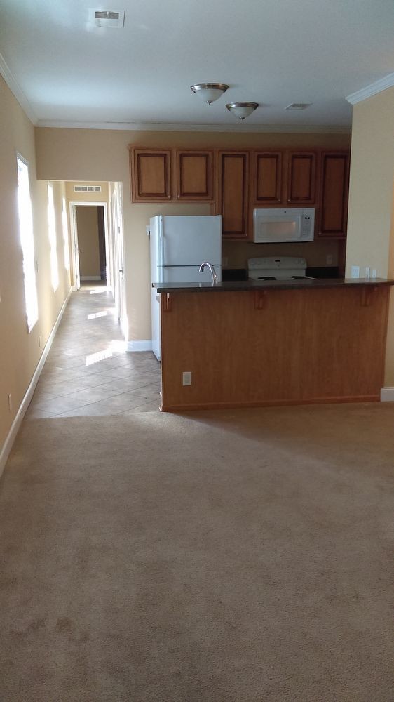 Foto del edificio - 250 off FIRST MONTH RENT MOVE IN SPECIAL