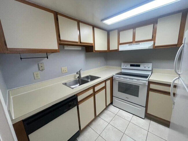 Foto del edificio - 4117 S Semoran Blvd