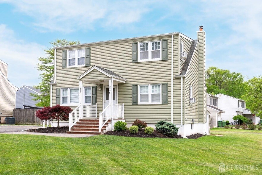 Foto principal - 200 Plainfield Rd