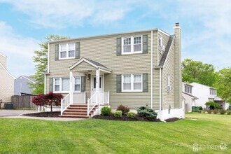 Building Photo - 200 Plainfield Rd