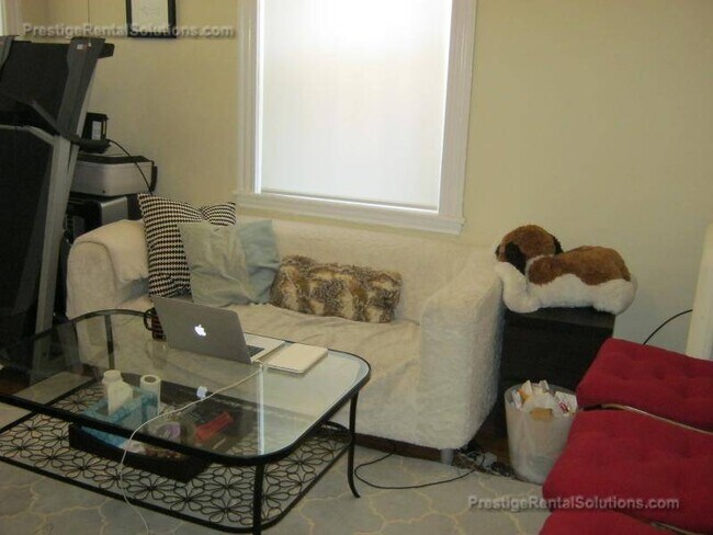 Foto del edificio - 368 Riverway