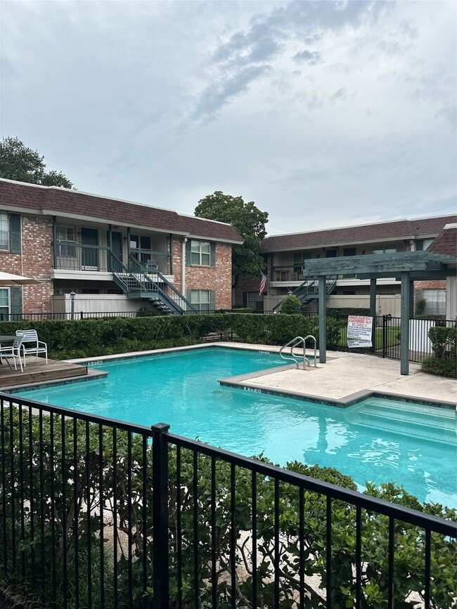 Building Photo - 845 Augusta Dr