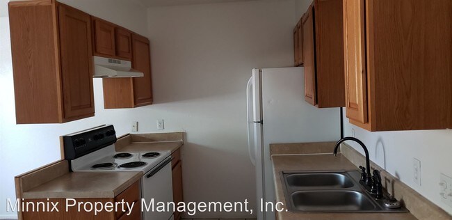 Building Photo - 1 br, 1 bath Apartment - 916 E 17th Street