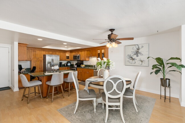 dining area, looking towards kitchen - 184 Date Ave