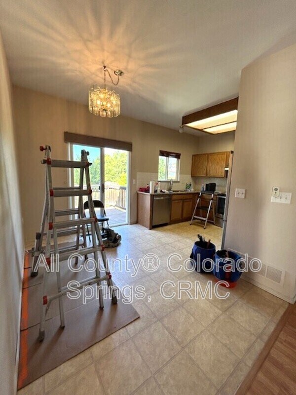 Foto del edificio - 5185 Weaver Dr