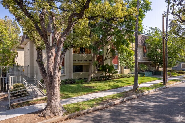 Building Photo - 70 N Catalina Ave