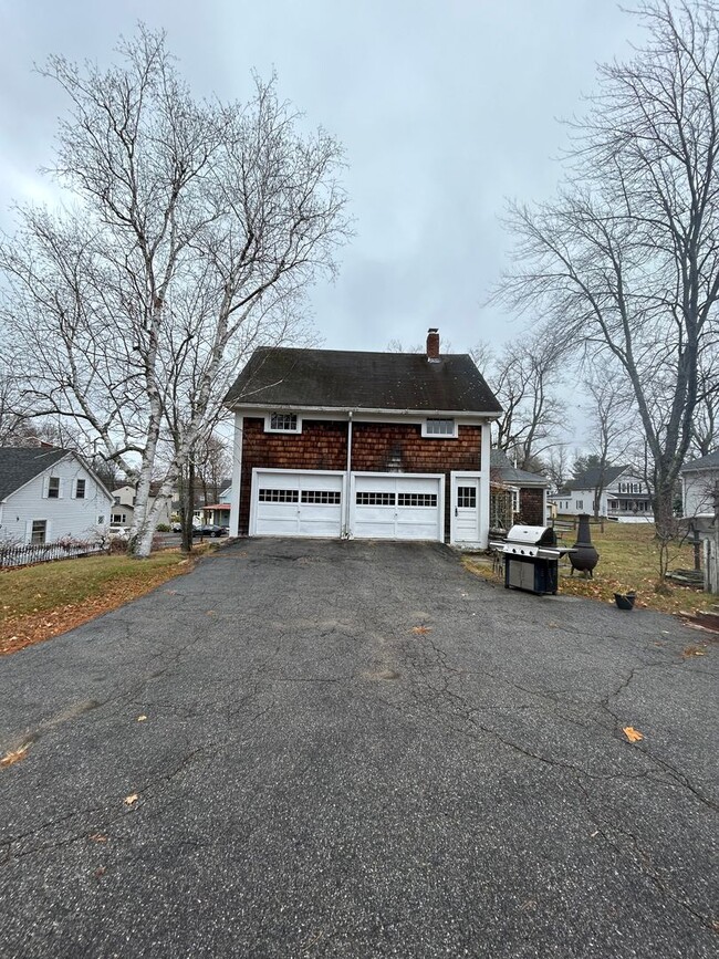 Foto del edificio - Single Family Cape AVAILABLE in Rochester,...