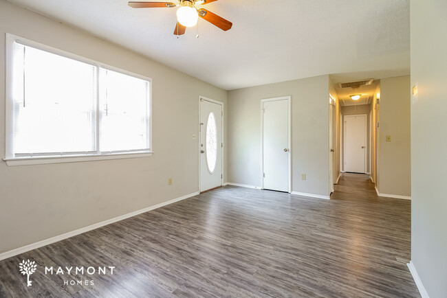 Building Photo - 103 Palamon St