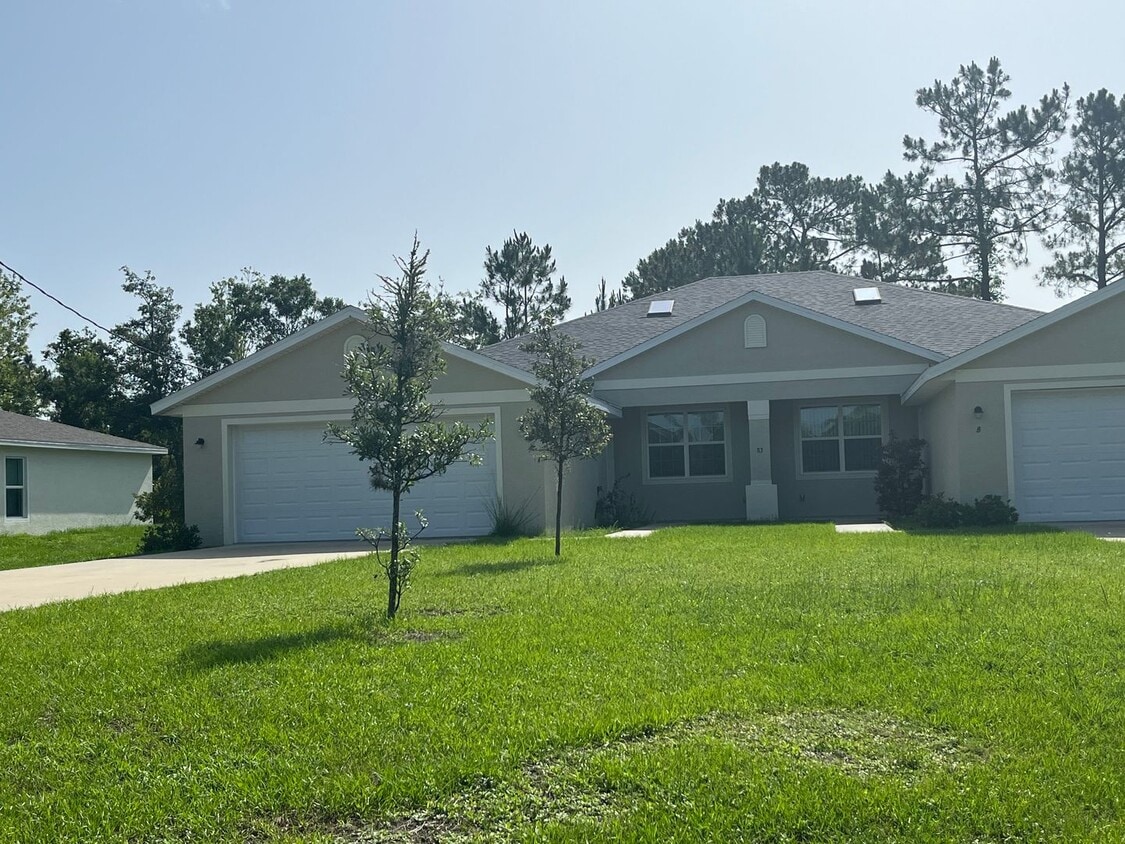 Primary Photo - Spacious 3 Bedroom, 2 Bath Duplex – Newer ...
