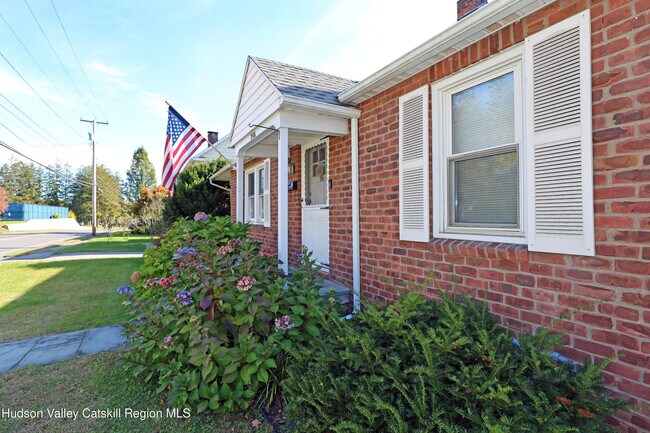 Foto del edificio - 208 Lucas Ave