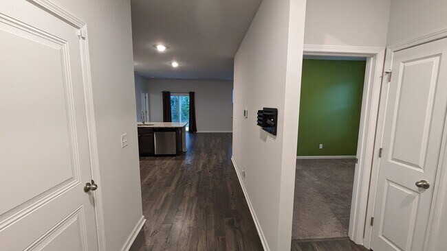 Foto del edificio - 280 Forestbrook Cove Cir