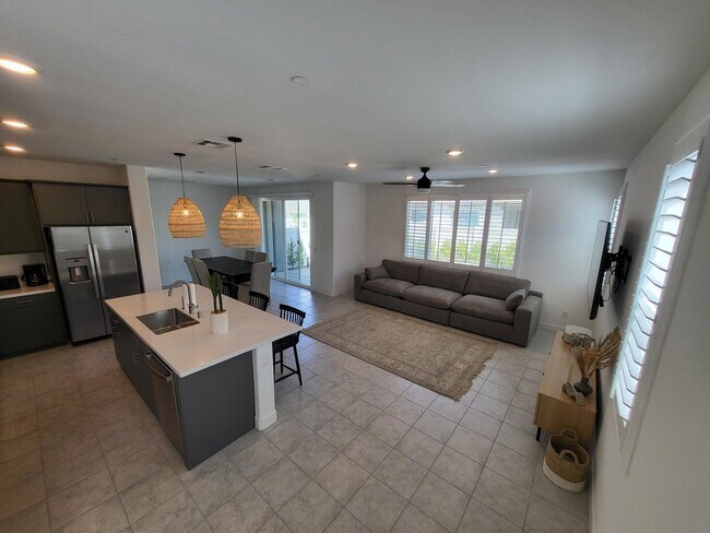 Foto del edificio - 76273 Cornell Wy