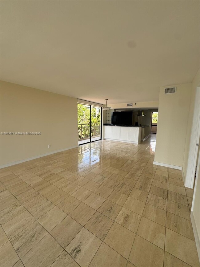 Building Photo - 1632 S Bayshore Ct