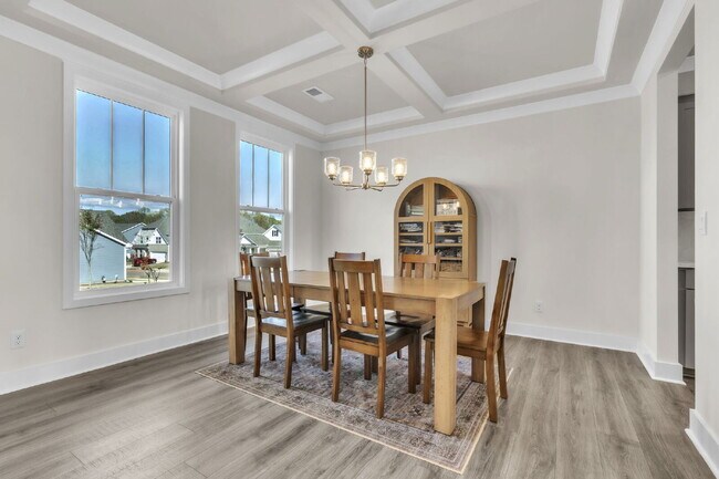 Foto del edificio - Elegant 5BR/4BA Home Minutes from the Swam...