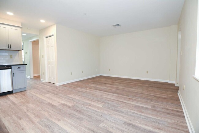 Building Photo - 151 NY-32