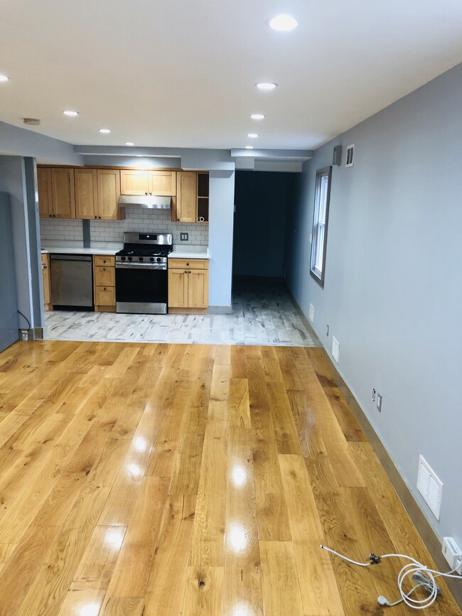 Foto del edificio - 1376 Forest Hill Rd