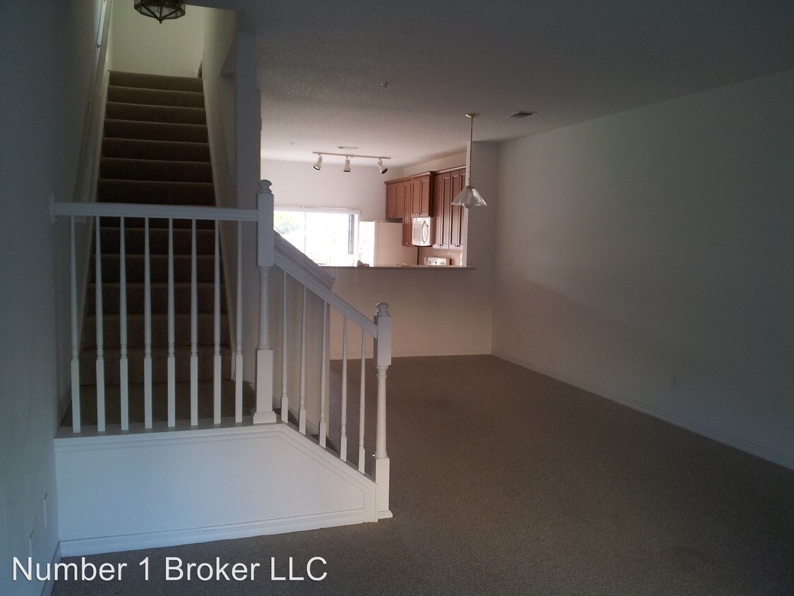 Foto principal - 10020 Regent Park Dr