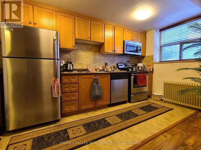 Building Photo - 1751 Victoria Park Ave