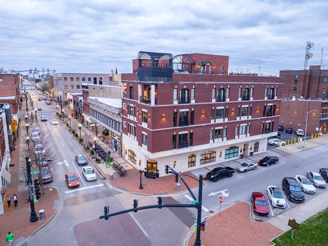 Building Photo - 201 St Ann St