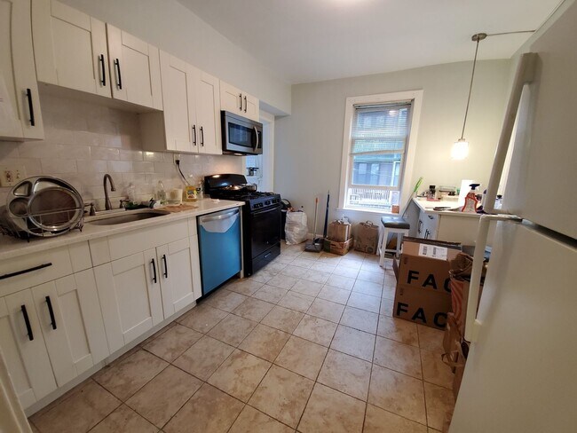 Foto del edificio - HOT ALLSTON LISTING!!!!