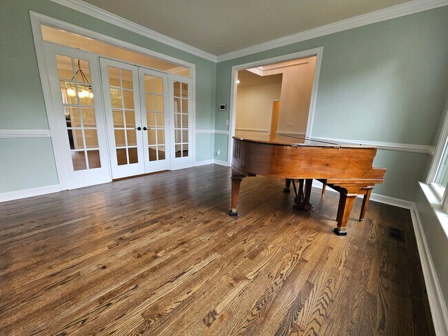 Building Photo - LAFAYETTE SHORES