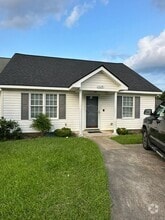 Building Photo - 1529 Surrey Ct