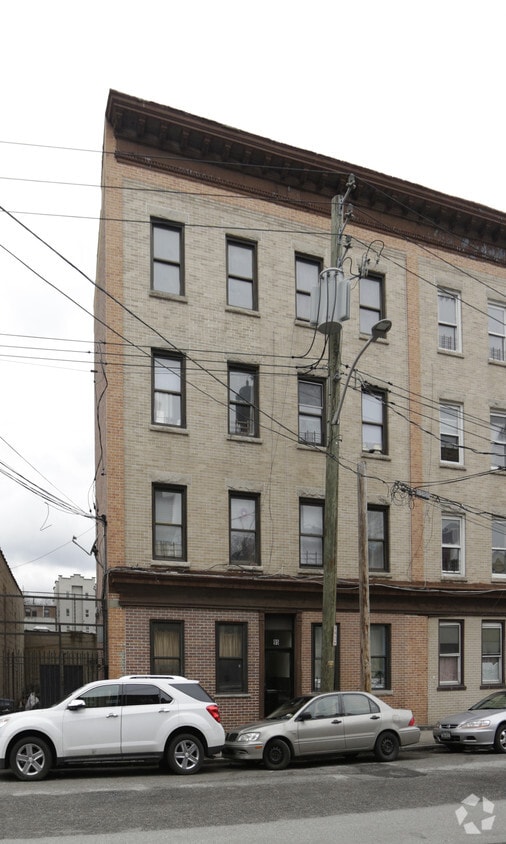 Primary Photo - 95 School St