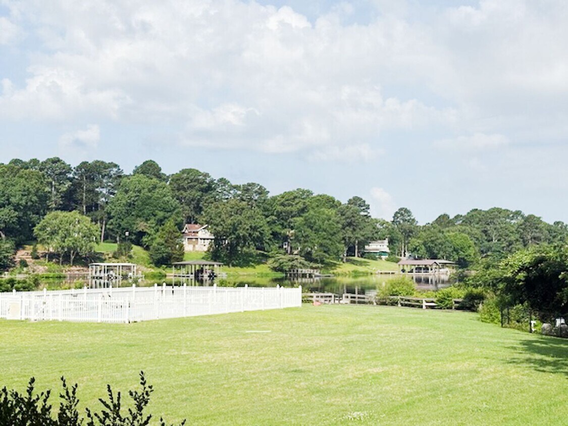 Primary Photo - Lakefront Condo for Rent in Hot Springs