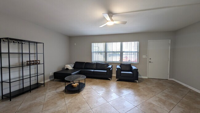 Building Photo - 3209 Colony Club Rd