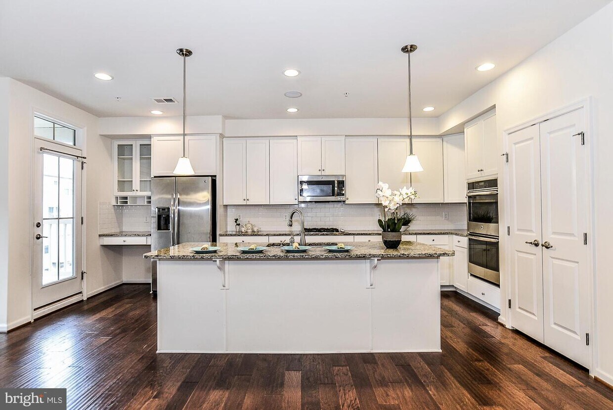 25296 Gray Poplar Terrace, Aldie, VA 20105 Townhome Rentals in Aldie