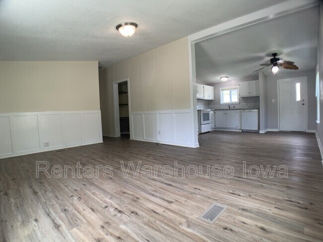 Building Photo - 4202 NE 3rd St