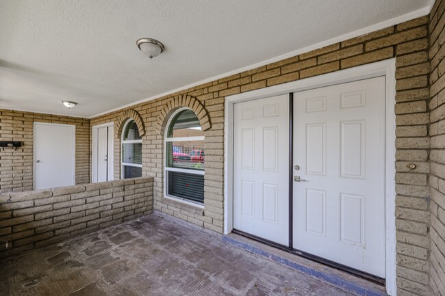 Foto del edificio - 1159 W Drummer Ave