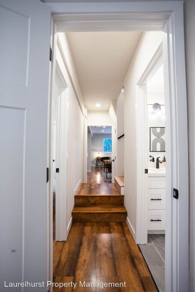 Foto del edificio - 5 br, 2 bath House - 9015 Carkeek Dr S