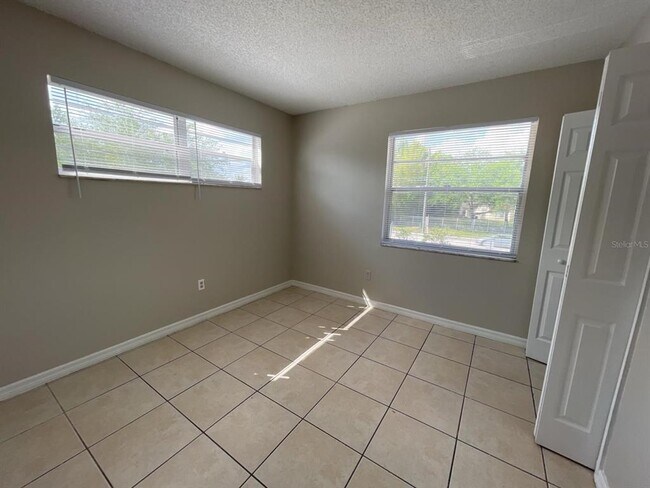 Foto del edificio - 722 W Columbia Ave