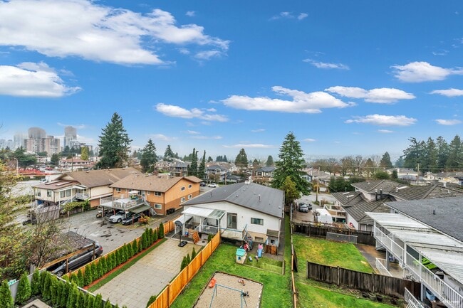 Photo du bâtiment - 6479 Selma Av