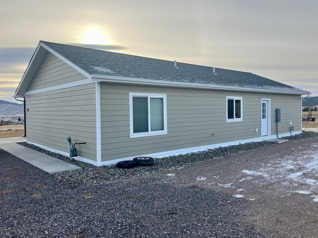 Foto del edificio - 340 Brownstone Rd