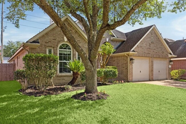 Building Photo - 3231 Summerland Dr