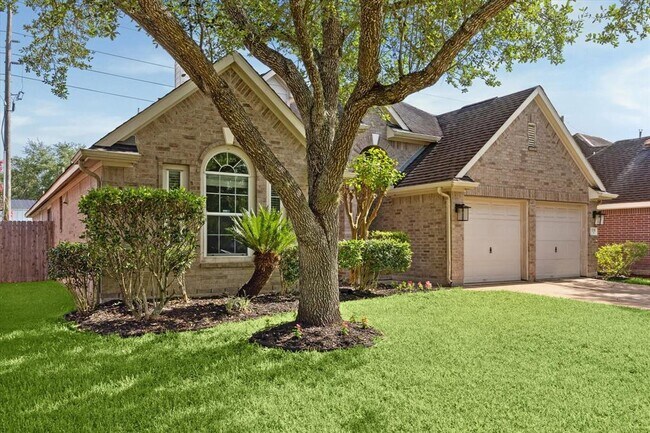 Foto del edificio - 3231 Summerland Dr