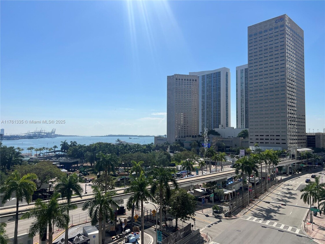 Primary Photo - 50 Biscayne Blvd