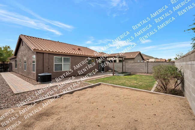 Building Photo - 3560 W Mesquite Ave