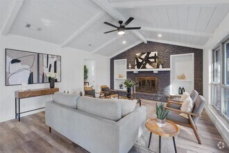 Building Photo - 1701 Deep Wood Dr