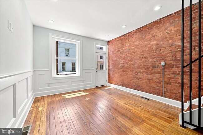 Foto del edificio - 2337 E Fletcher St