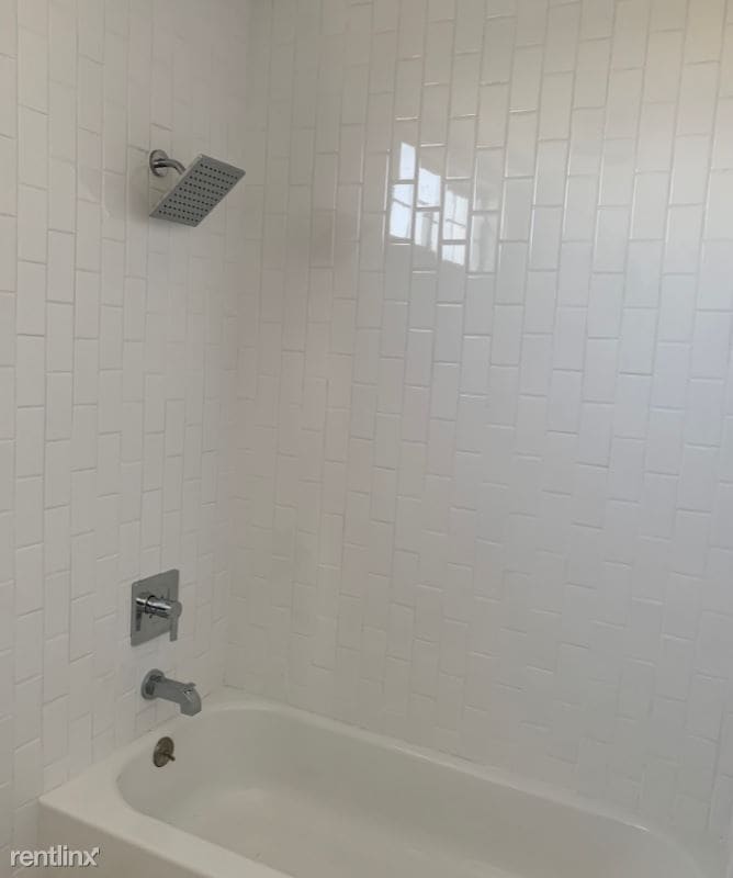 Building Photo - 2 br, 2.5 bath Condo - 812 Vernon Ave.