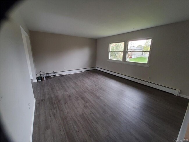 Building Photo - 3 Tanglewood Dr