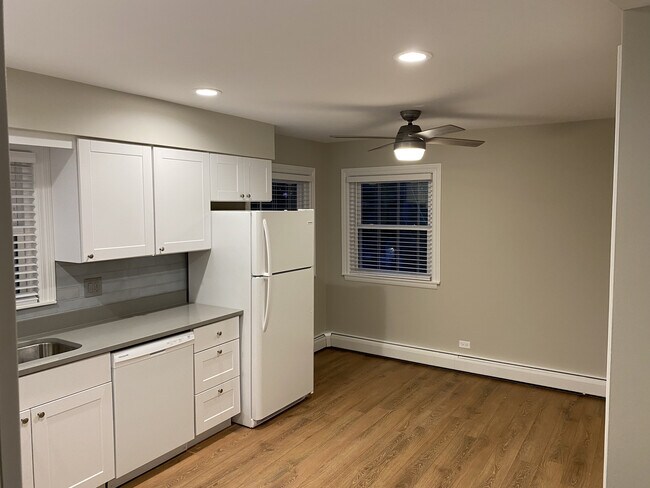 Building Photo - 226 Maple Ave