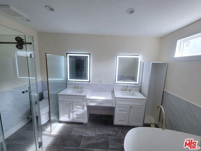 Foto del edificio - 5757 Vesper Ave